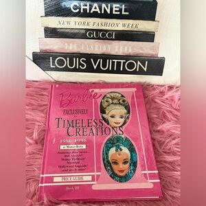 BARBIE VINTAGE book pre owned 1986 book of timeless Barbie creations see photos